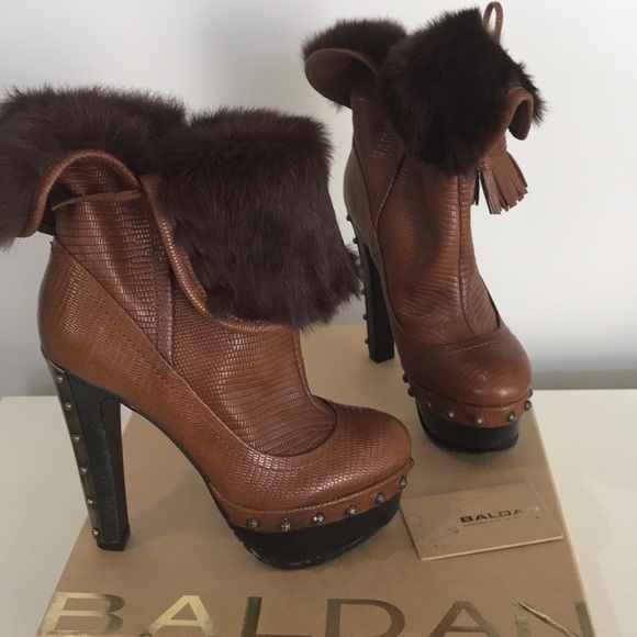 BRAND NEW BALDAN RABBIT FUR CUFF ANKLE BOOTS - Picture 3 of 8